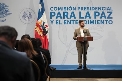 Gabriel Boric habla durante el lanzamiento de la Comisión Presidencial para la Paz y el Entendimiento