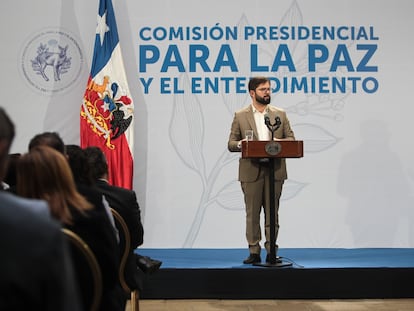 Gabriel Boric habla durante el lanzamiento de la Comisión Presidencial para la Paz y el Entendimiento, en Santiago (Chile).