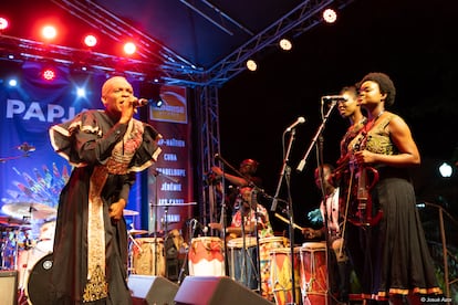 Erol Josué durante una presentación en el festival interncional de jazz en Puerto Príncipe, Haití, en 2024.