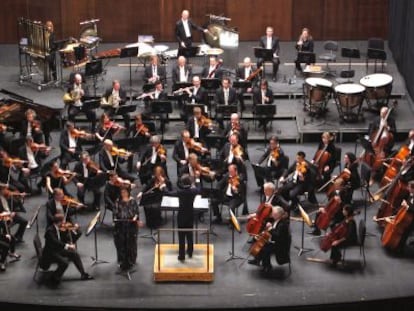 La Real Orquesta Sinfónica de Sevilla, en el Gran Teatro Falla en 2013.
