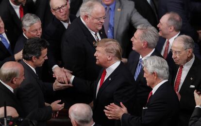 Trump hizo girar gran parte de su discurso sobre el Estado de la Unión en torno a la construcción del muro contra la inmigración en la frontera con México. "Nunca se construyó el muro adecuado. Yo lo haré", prometió, a pesar de no contar con el presupuesto requerido, que depende de la Cámara de Representantes, hoy en manos de los demócratas. Trump también reclamó el fin la investigación sobre la participación de una trama rusa en las elecciones que le llevaron a la presidencia, indagación que calificó de “ridícula y partidista”.