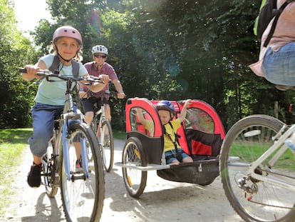 Perfectos para disfrutar de excursiones y rutas en bicicleta con los más pequeños. GETTY IMAGES.