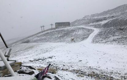 Aspecto que presenta la estación granadina de esquí de Sierra Nevada este martes.