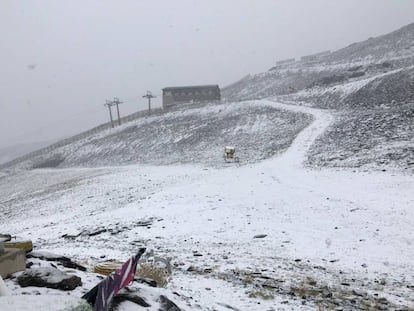 Aspecto que presenta la estación granadina de esquí de Sierra Nevada este martes.