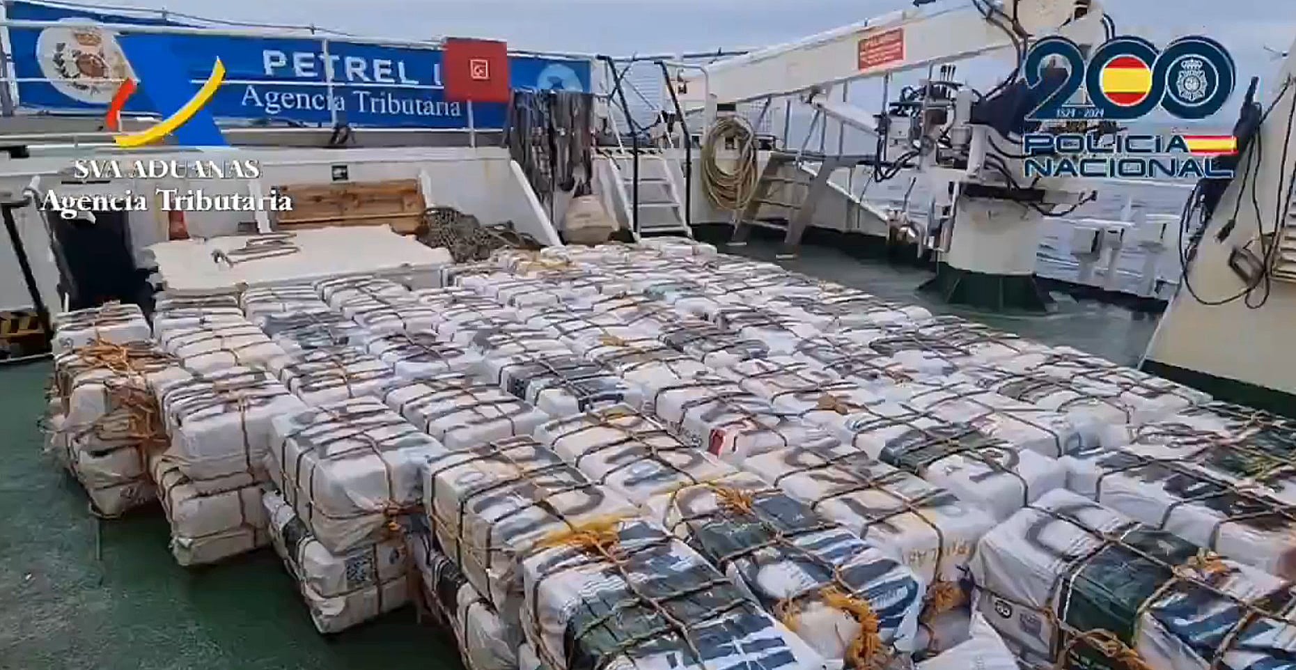 Intervenidos más de 3.300 kilos de cocaína en un pesquero que navegaba sin luces hacia España