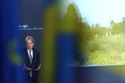 El comisario de Economía, Paolo Gentiloni, en una comparecencia en Lisboa la semana pasada.