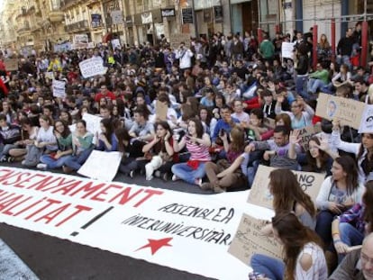 Masiva manifestación de estudiantes en las calles de Valencia el miércoles pasado.