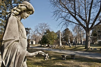 En Woodlawn Cemetery, en el Bronx, encontramos m&aacute;s de 1300 mausoleos. Aqu&iacute; est&aacute;n enterrados Duke Ellington, Celia Cruz, los Vanderbilt, o el mism&iacute;simo Joseph Pulitzer.