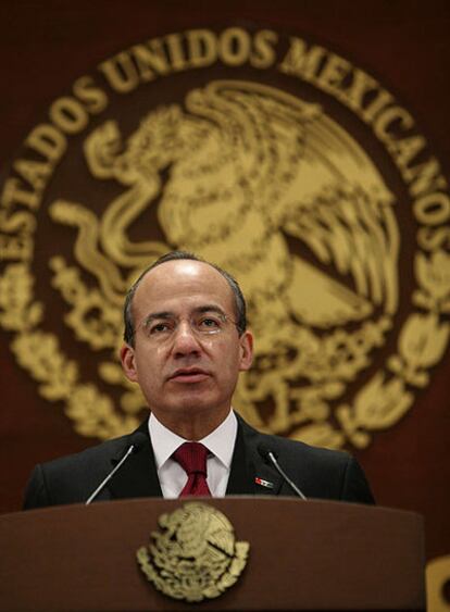 El presidente mexicano, Felipe Calderón, hoy durante una conferencia de prensa