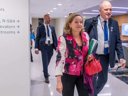 La vicepresidenta primera del Gobierno, Nadia Calviño, en la sede del FMI, donde acude a la asamblea anual del organismo.