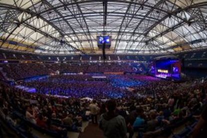 Estadio Veltins-Arena, en Gelsenkirchen (Alemania), cuyo terreno de juego móvil permite acoger grandes conciertos sin dañar el césped.