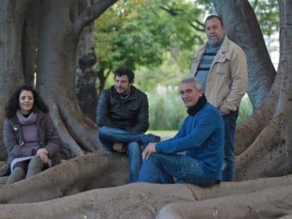 Militantes del SAT en un parque de Sevilla.