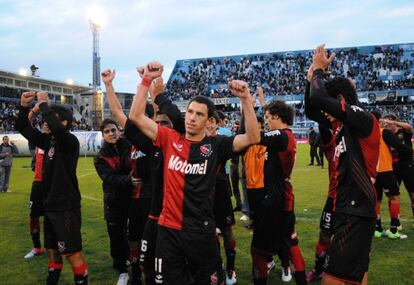 Los jugadores del Newell&rsquo;s celebran un triunfo ante el Atl&eacute;tico de Rafaela.