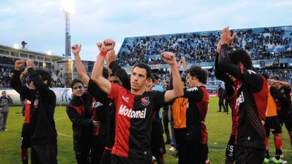 Los jugadores del Newell&rsquo;s celebran un triunfo ante el Atl&eacute;tico de Rafaela.