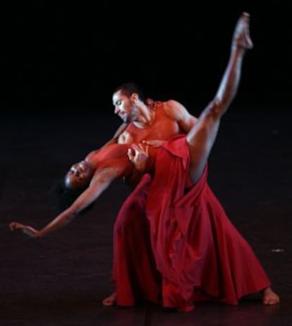 Otro momento del espectáculo de Danza Contemporánea de Cuba