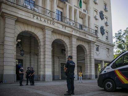 Detenido un concursante septuagenario por agredir sexualmente a dos mujeres a las que conoció en un programa de citas de Canal Sur