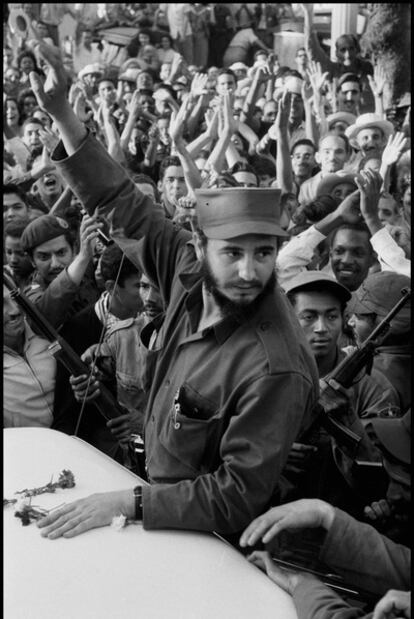 Fidel Castro, en enero de 1969, durante su triunfal recorrido hacia La Habana.