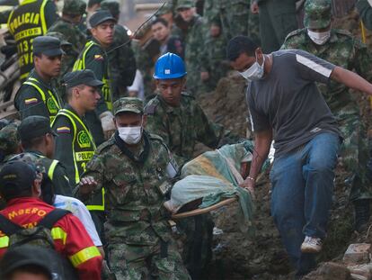 DESLIZAMIENTO DE TIERRAS MORTAL EN COLOMBIA