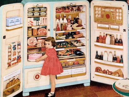 Los frigoríficos americanos son perfectos para almacenar compras semanales grandes, gracias a su gran capacidad de espacio. Graphica Artis / GETTY IMAGES.