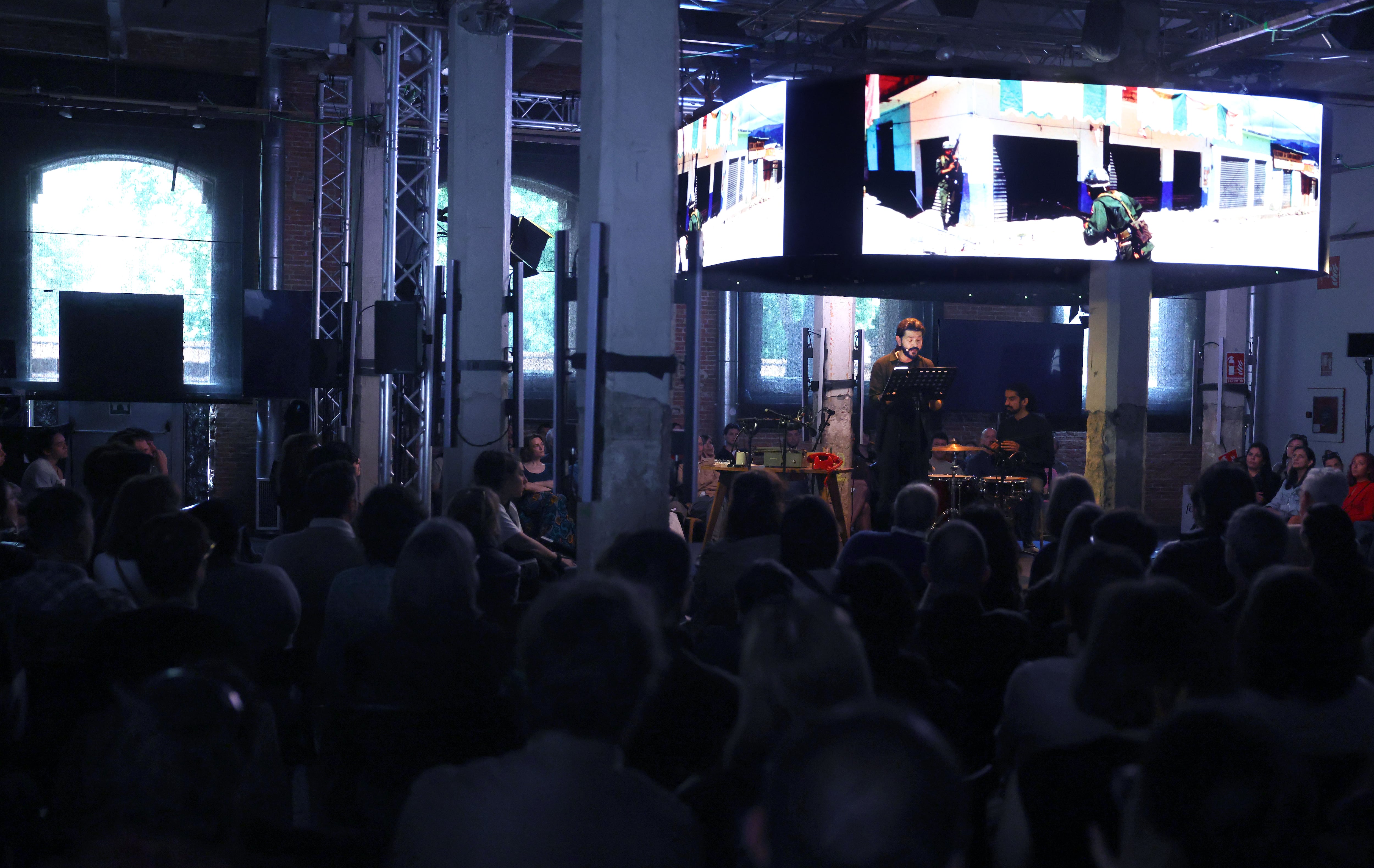 El actor Diego Luna, este domingo en la Sala de Columnas de Matadero Madrid, durante el Festival de EL PAÍS.