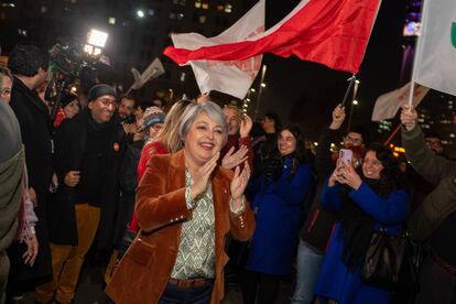 Una gran cantidad de jóvenes se unieron al acto de cierre de campaña.