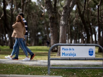 Un parque en La Moraleja, el barrio con la renta media más alta de España.