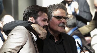 El cabeza de lista al Congreso Gabriel Rufián (i)y Jordi Tardà (d).