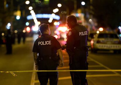 "Estamos investigando todos los posibles motivos. No descartamos ninguna idea", ha manifestado el jefe de la Policía de Toronto, Mark Saunders, que ha explicado que el tirador habría utilizado una pistola.