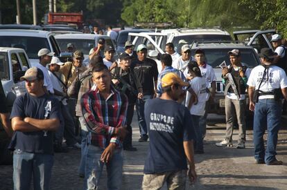 Las polic&iacute;as comunitarias de varios municipios se re&uacute;nen el s&aacute;bado 26 en San Juan de los Pl&aacute;tanos, a 8 kil&oacute;metros de Apatzing&aacute;n.