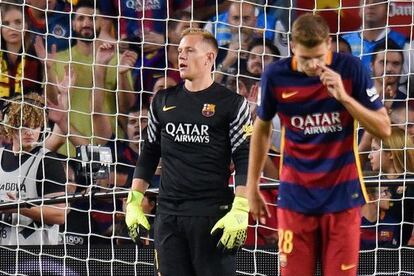 Ter Stegen se lamenta tras el gol encajado.