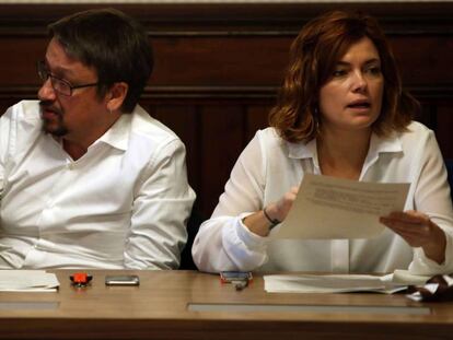 Xavier Domènech y Elisenda Alamany durante la reunión que mantuvo el lunes el grupo de Catalunya en Comú-Podem en el Parlament.