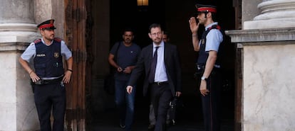 El fiscal José Grinda durante una operación en el Parlamento de Cataluña.