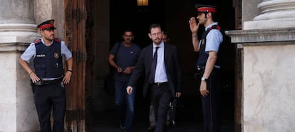 El fiscal José Grinda durant una operació al Parlament de Catalunya.