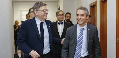 El presidente de la Generalitat, Ximo Puig, y el director territorial de CaixaBank, Bibiano Mart&iacute;nez. 