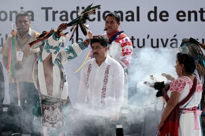 Hugo Aguilar recalcó que en el pasado era inimaginable que él, un miembro de los pueblos originarios, asumiera ese cargo. "Es sin duda un paso enorme para nuestro país", dijo.