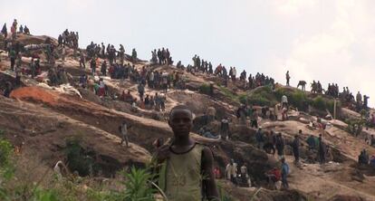 Las minas de coltán en el Congo centran la primera entrega de 'En tierra hostil'.