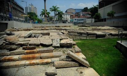 Em julho deste ano, o Sítio Arqueológico Cais do Valongo, localizado na zona portuária do Rio de Janeiro, ganhou o título de Patrimônio Mundial da UNESCO. O Cais do Valongo foi encontrado em 2011 durante as escavações feitas para a reforma da zona portuária. Segundo o antropólogo Milton Duran, suas ruínas são os únicos vestígios materiais da chegada dos africanos no país. O reconhecimento deve servir para o Rio não esquecer o horror da escravidão e promover a criação de um museu que recupere a memória da diáspora africana no Brasil.