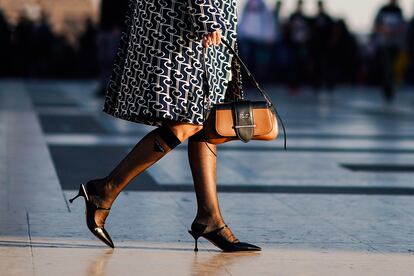 Street Style – Paris Fashion Week Womenswear Fall/Winter 2019/2020 : Day Three