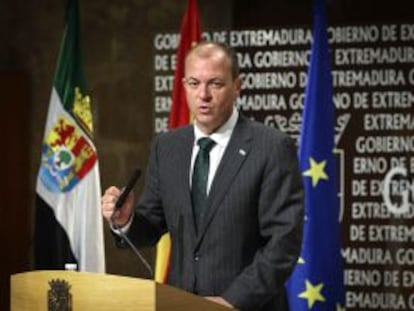 El presidente del Gobierno de Extremadura, José Antonio Monago, durante la rueda de prensa.