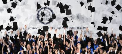 Graduaci&oacute;n de una escuela de negocios en Hamburgo.