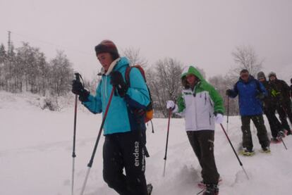 Edurne Pasaban se ejercita bajo la nieve el pasado fin de semana en la estación de Cerler (Huesca).