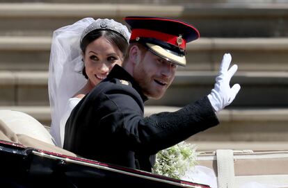 Una imagen de Enrique de Inglaterra y Meghan Markle tras darse el 'sí, quiero' en la boda celebrada en el castillo de Windsor, el 19 de mayo de 2018.