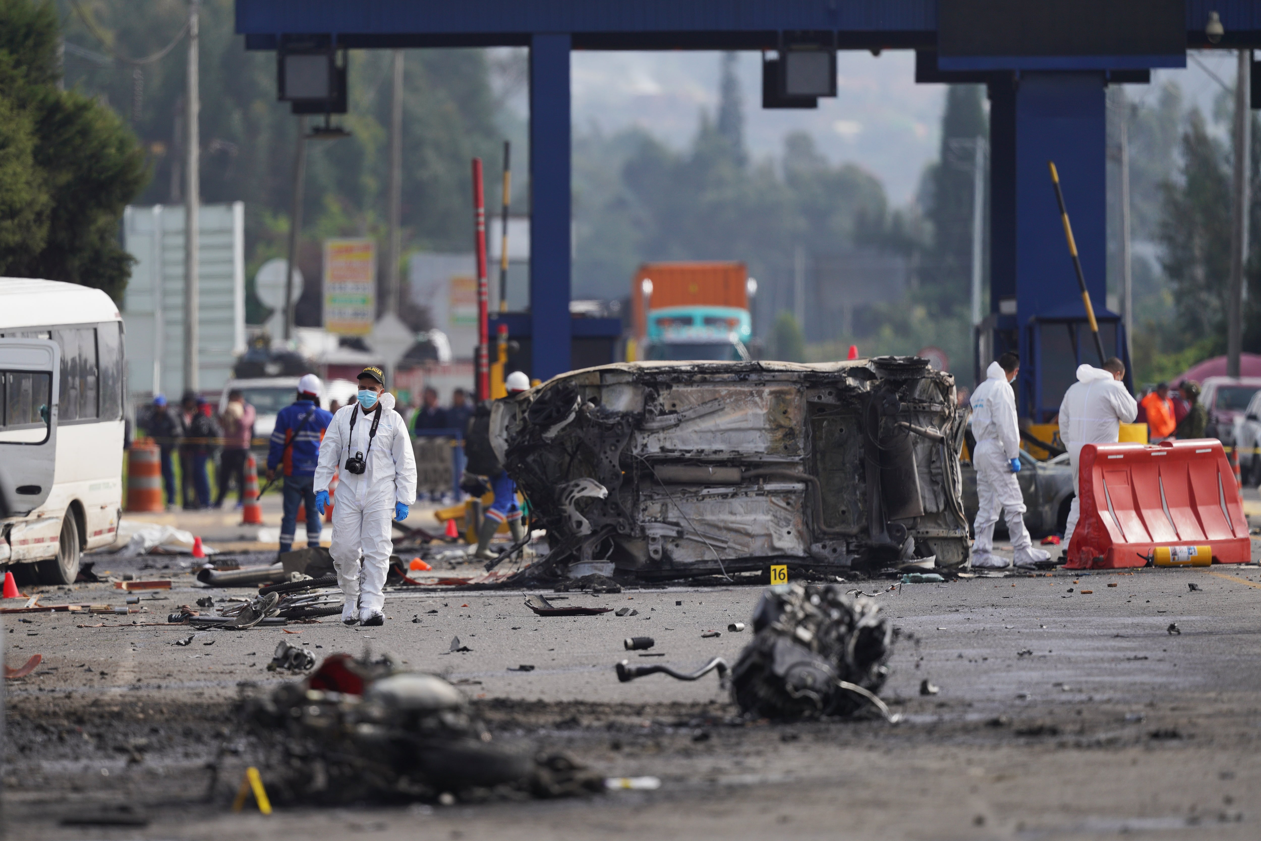 Los sobrevivientes del accidente de tránsito a las afueras de Bogotá: “Vi chispas y cómo los carros se levantaban. Me aferré a Dios y grité”