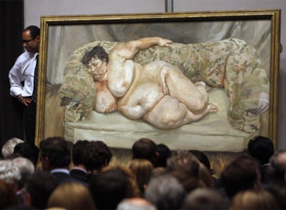 Imagen facilitada por la casa de subastas Christie&#39;s del cuadro 'Benefits Supervisor Sleeping' de Lucian Freud el pasado mes de mayo en Nueva York.