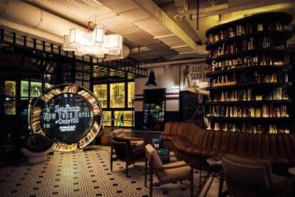 Seagram's ha vestido de estilo neoyorquino el lobby del hotel Only You Atocha.