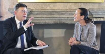 Puig y De la Oliva en el Palau de la Generalitat.