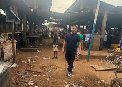 Yasmani, cubano que fue deportado a África desde Estados Unidos.