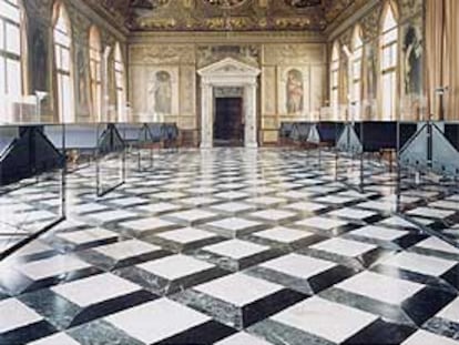 <i>Biblioteca Nazionale Marciana Venecia III,</i> 2003, de Candida Höfer.