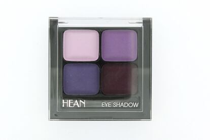 Cuarteto de sombras en tonos violetas y malvas de alta intensidad. Son de Hean, una firma que se vende en exclusiva en Maquillalia, y cuestan 3,25 euros.