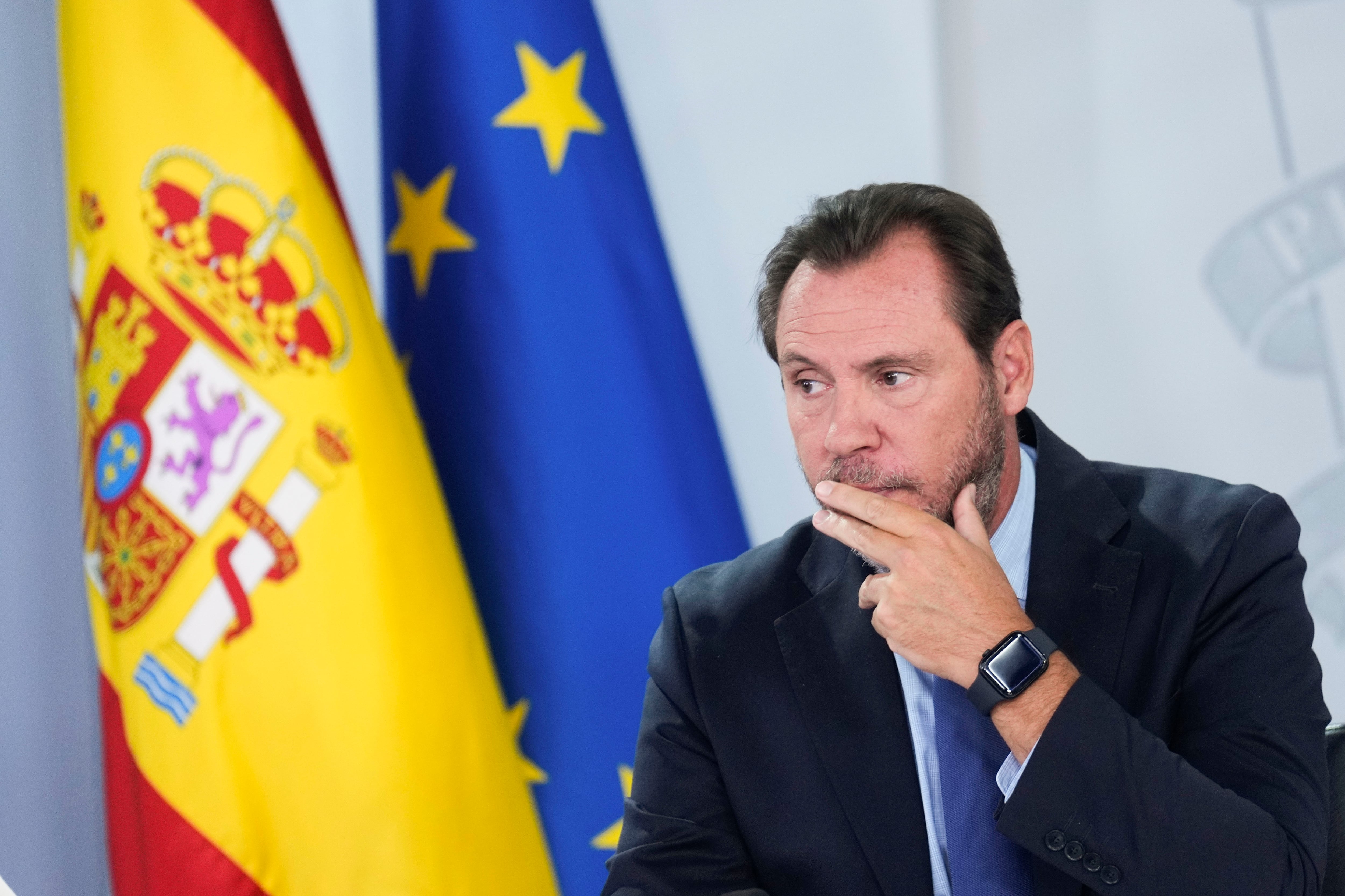 El Gobierno zanja el pulso entre Aena y las aerolíneas con tarifas casi congeladas hasta 2031